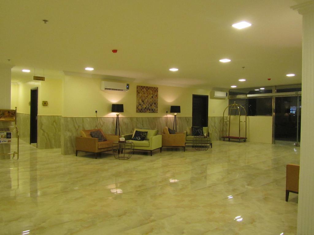Jw Inn Hotel Nadinah Екстер'єр фото