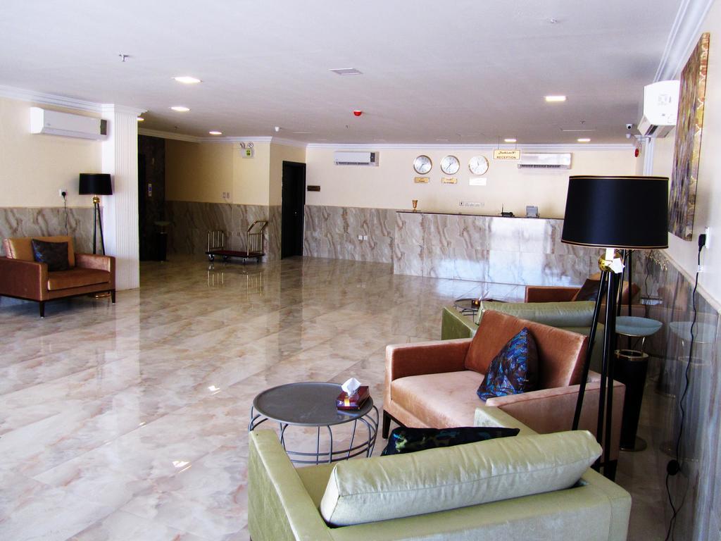 Jw Inn Hotel Nadinah Екстер'єр фото