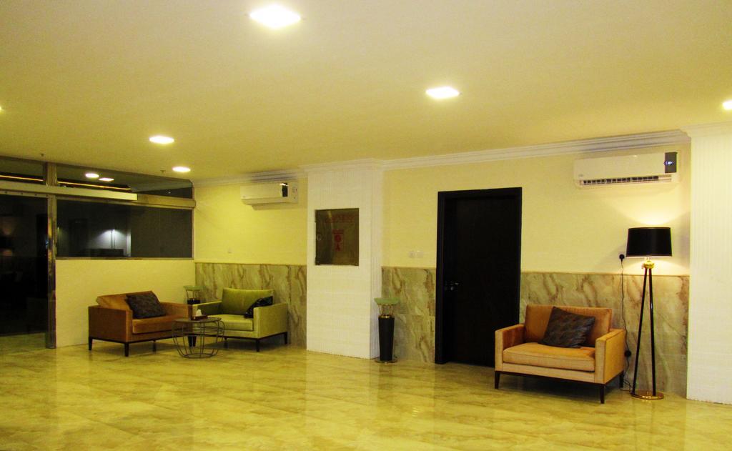 Jw Inn Hotel Nadinah Екстер'єр фото