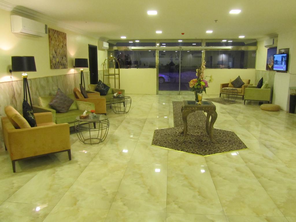 Jw Inn Hotel Nadinah Екстер'єр фото