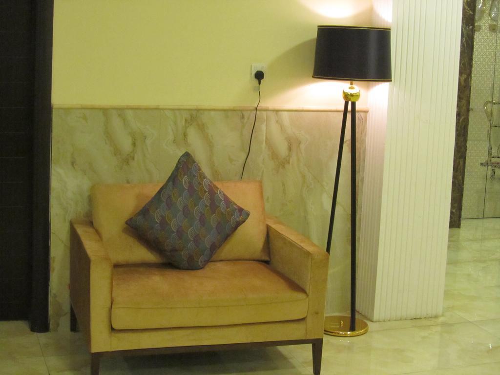 Jw Inn Hotel Nadinah Екстер'єр фото