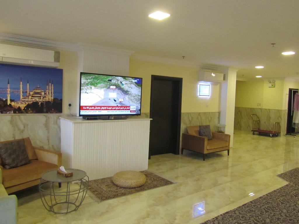 Jw Inn Hotel Nadinah Екстер'єр фото